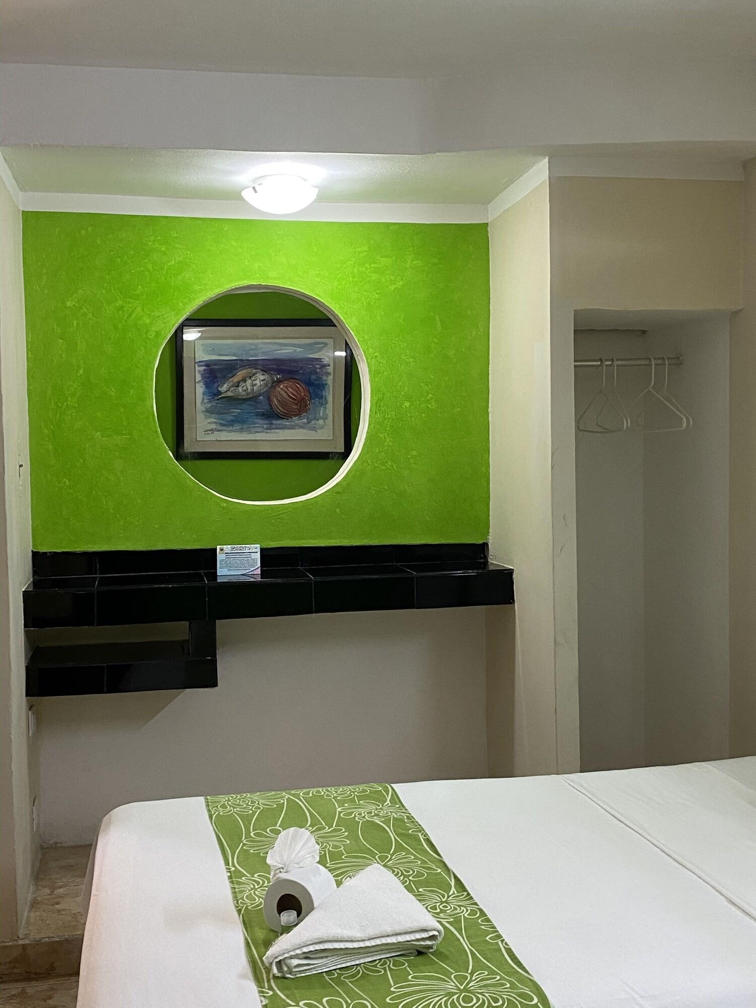 Hotel Hc Internacional Канкун Екстериор снимка