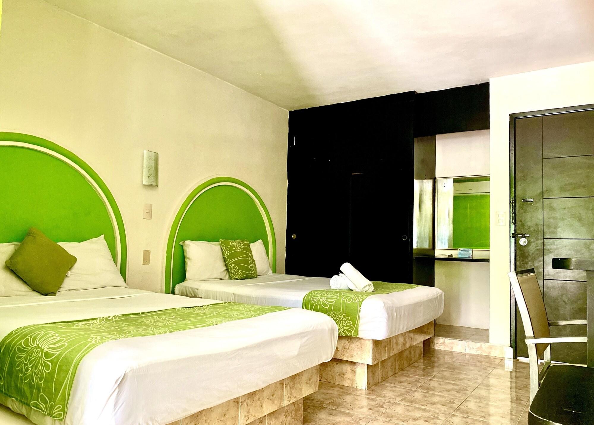 Hotel Hc Internacional Канкун Екстериор снимка