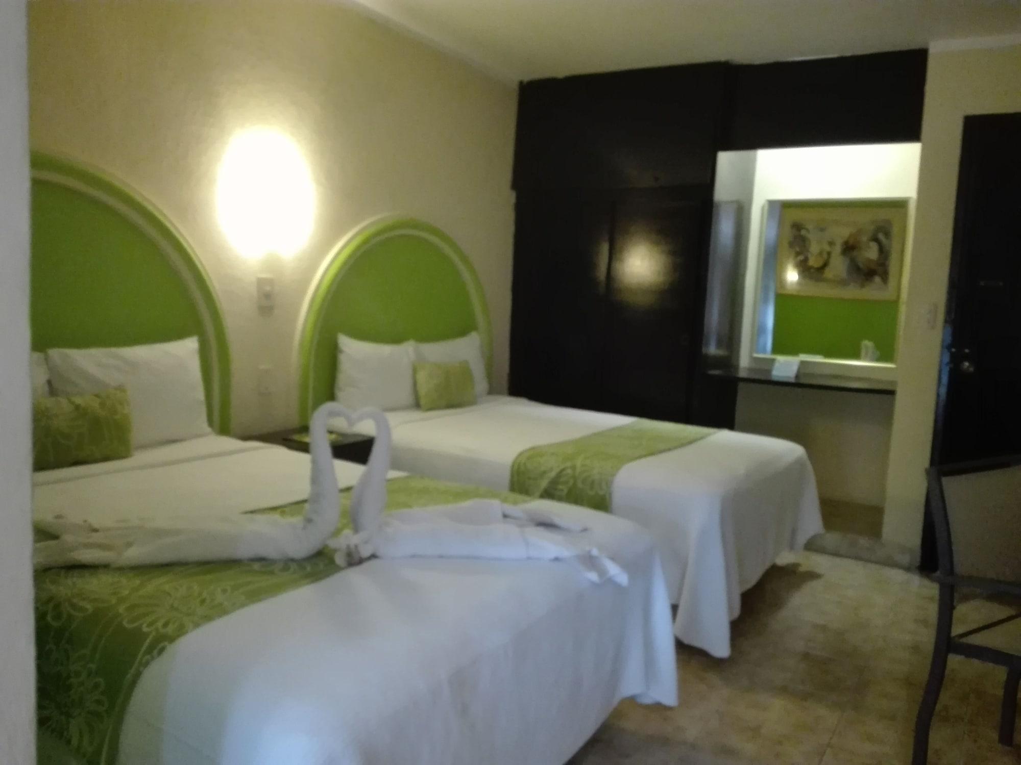 Hotel Hc Internacional Канкун Екстериор снимка