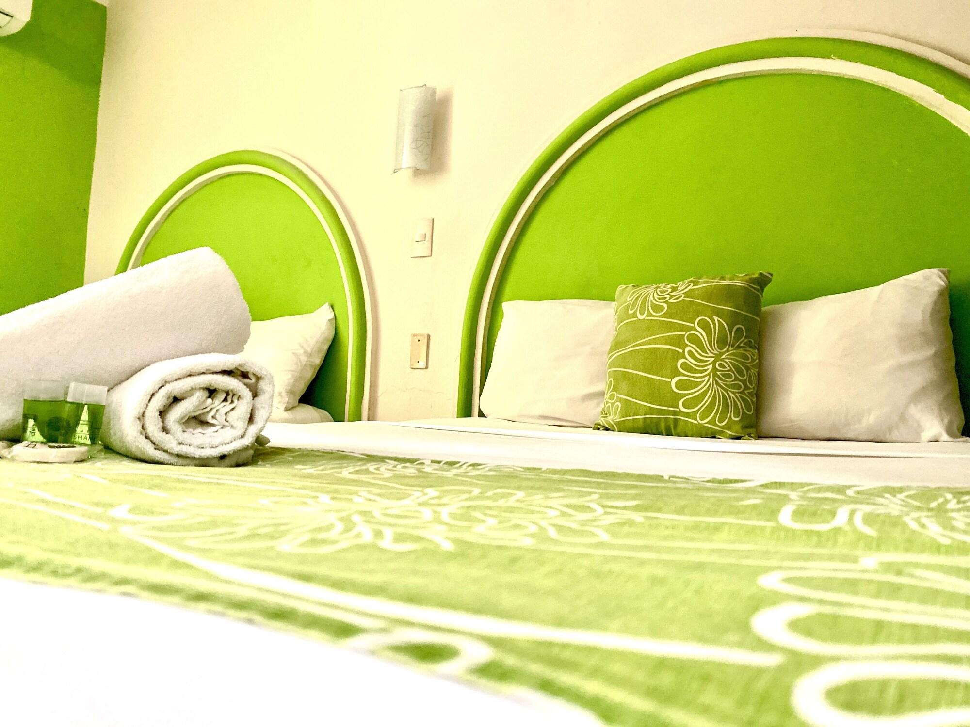 Hotel Hc Internacional Канкун Екстериор снимка