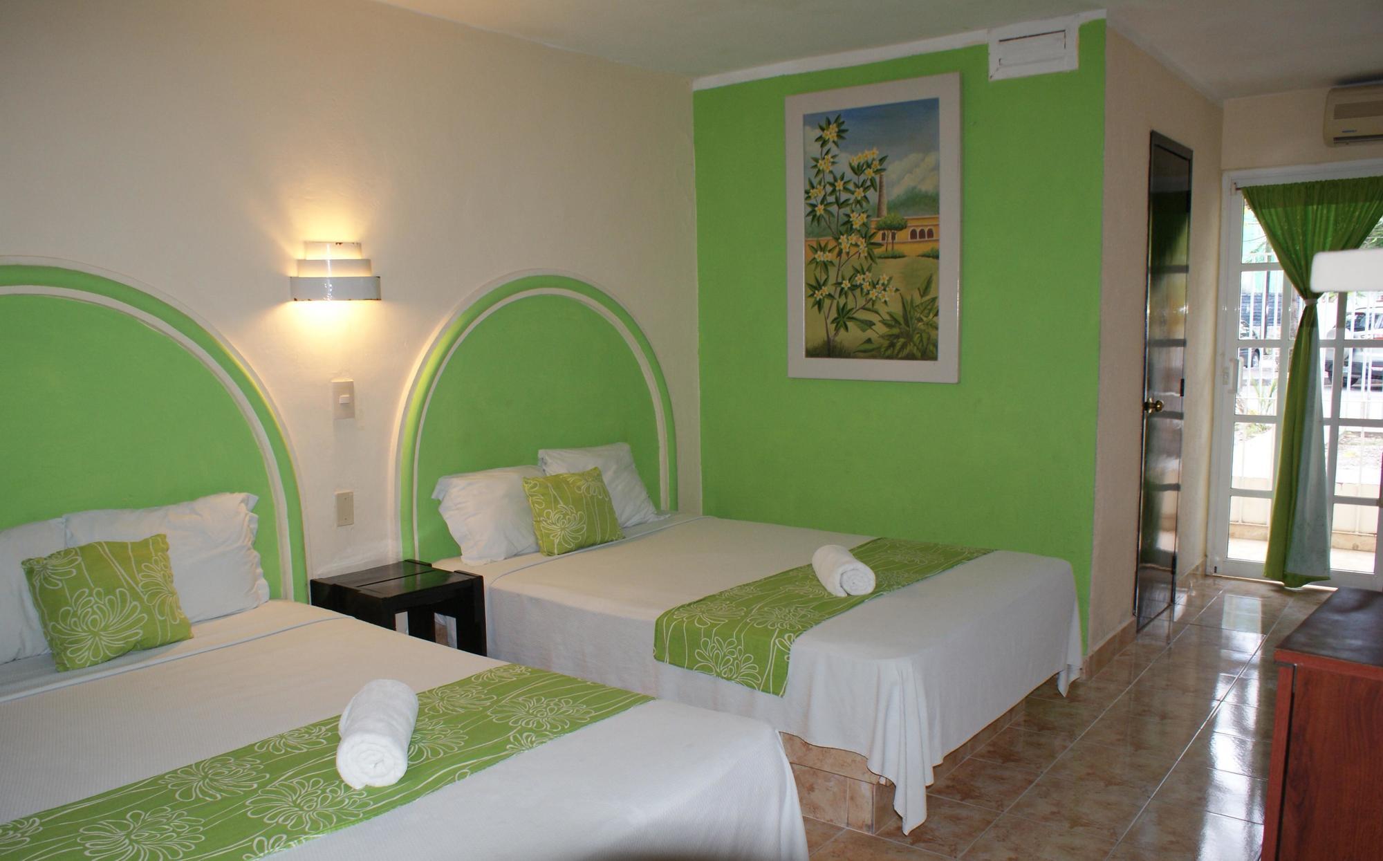 Hotel Hc Internacional Канкун Екстериор снимка